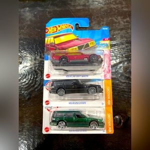 New Hot Wheels Volvo 240 Drift Wagon, Volvo 850 Estate Black/Green unopened